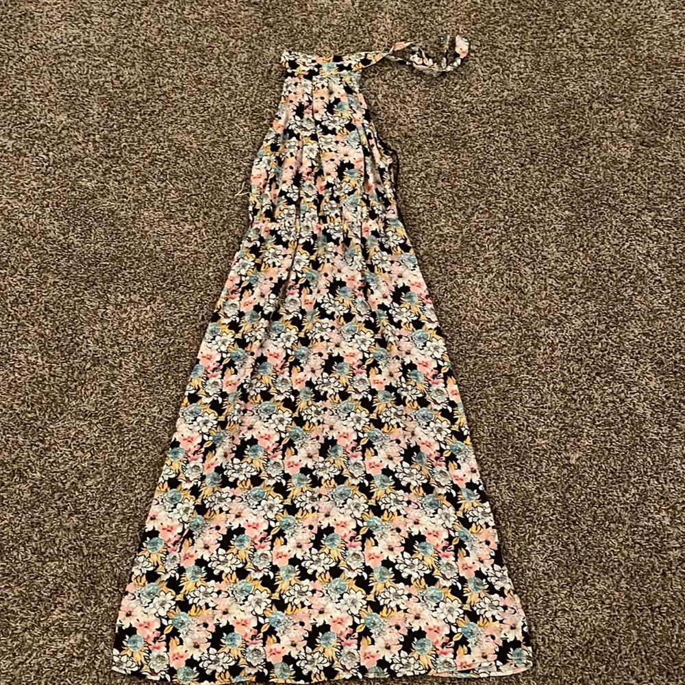 Long sleeveless floral dress